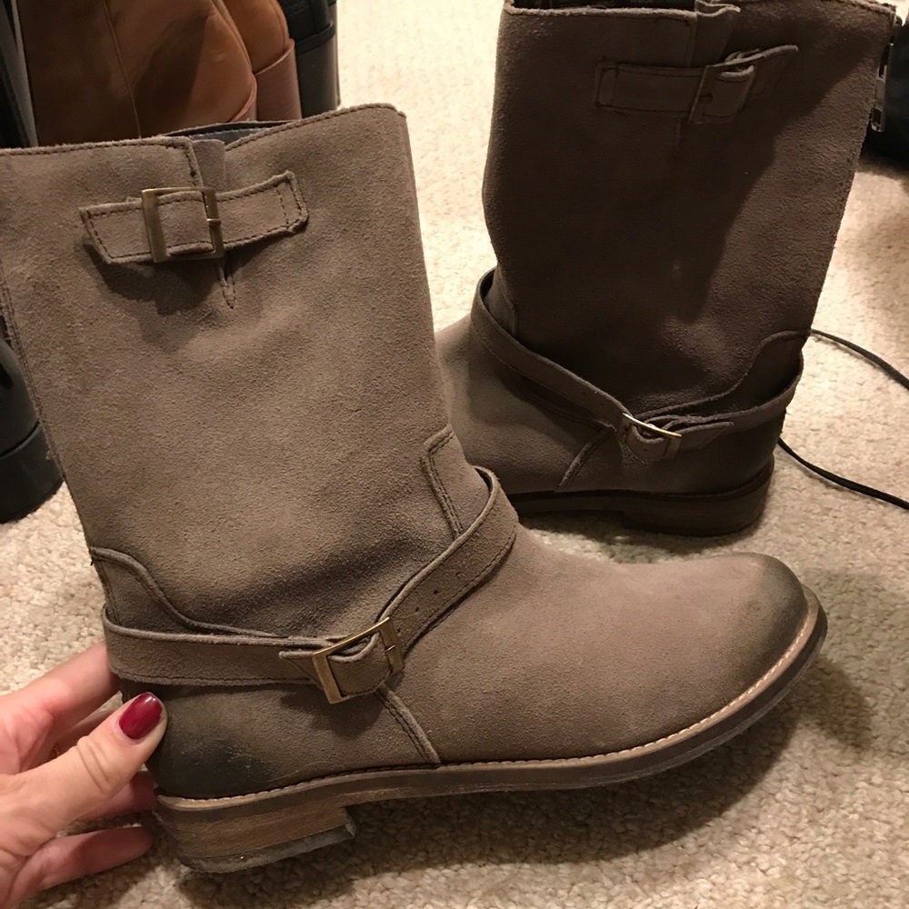 Charles David Grey Suede Ankle Booties size 7